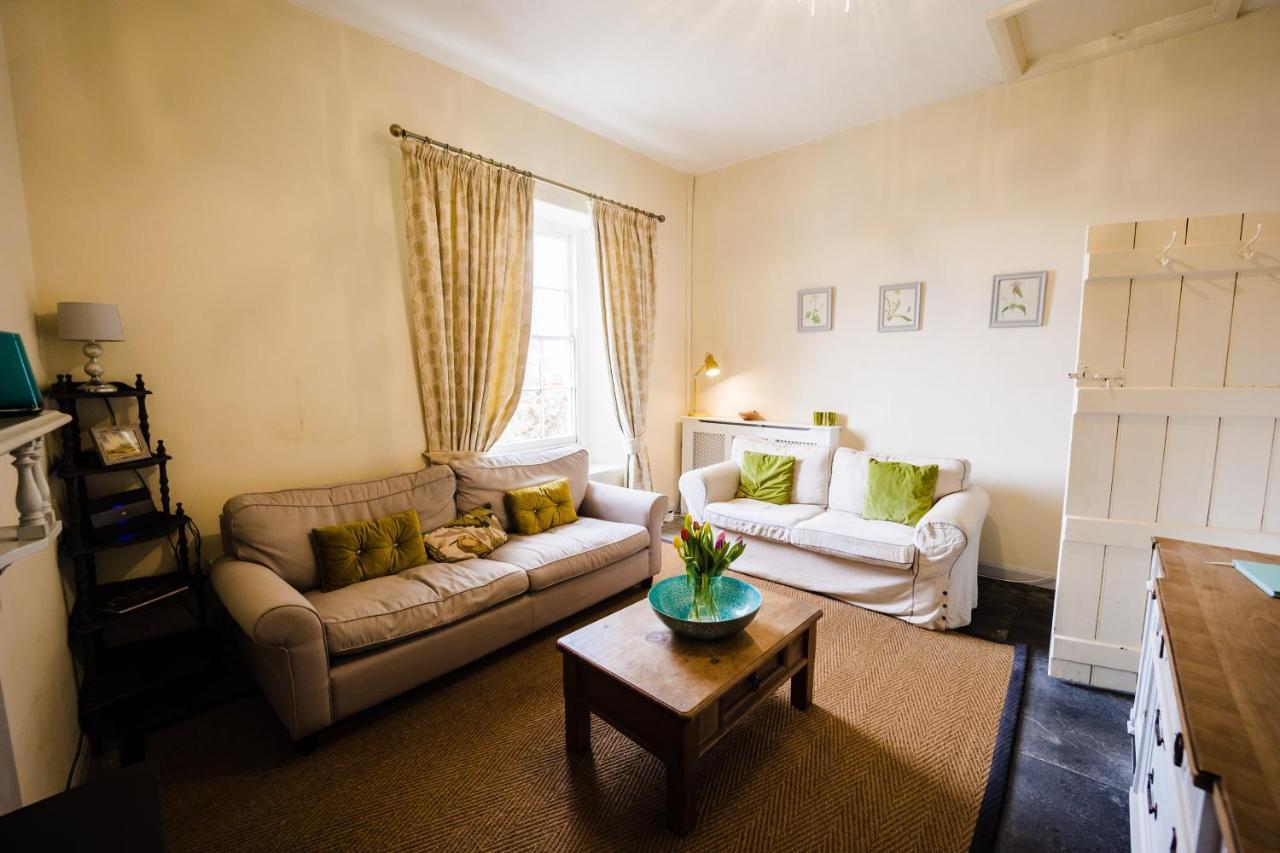 May Tree Cottage Manorbier 5 Mins From The Beach Sleeps 4 Exterior photo