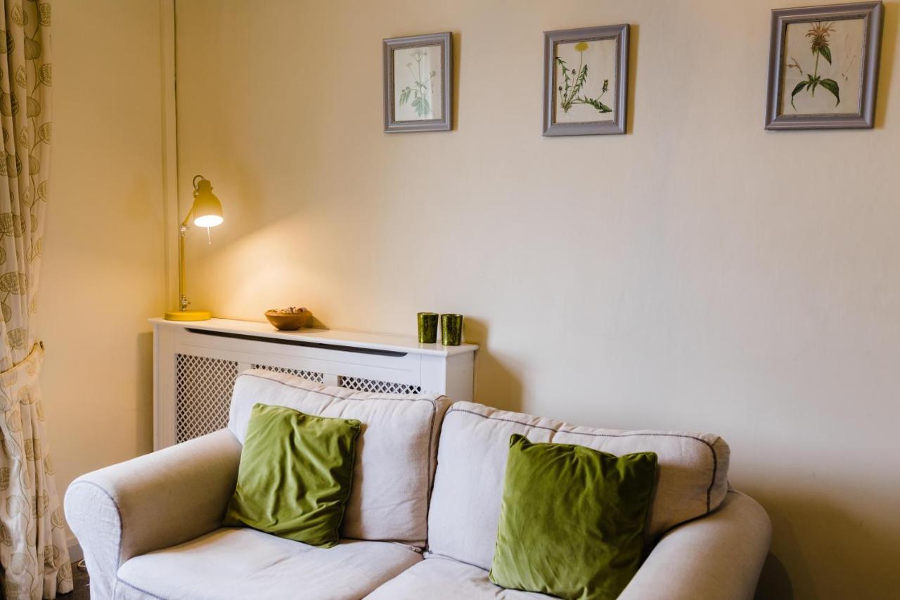 May Tree Cottage Manorbier 5 Mins From The Beach Sleeps 4 Exterior photo
