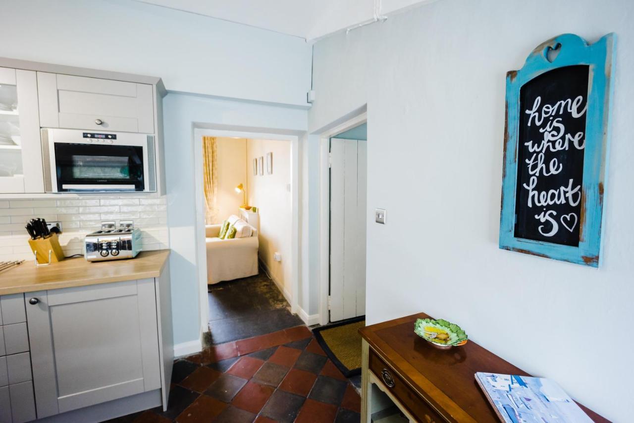 May Tree Cottage Manorbier 5 Mins From The Beach Sleeps 4 Exterior photo
