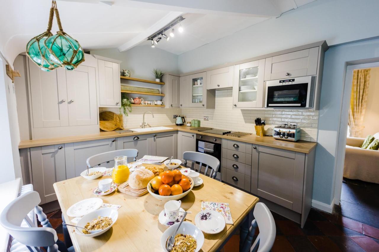 May Tree Cottage Manorbier 5 Mins From The Beach Sleeps 4 Exterior photo