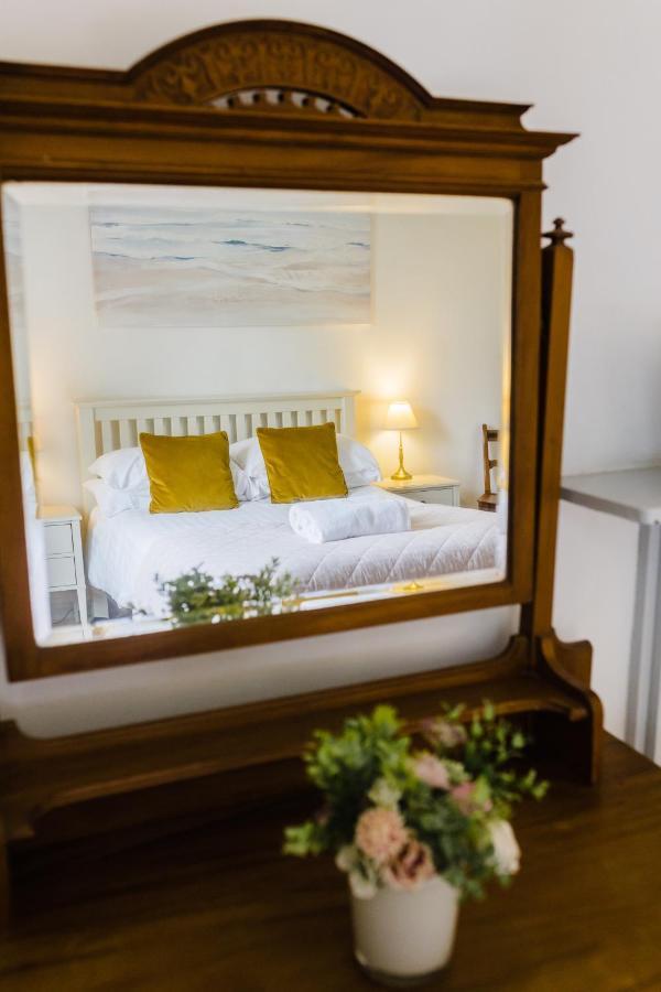 May Tree Cottage Manorbier 5 Mins From The Beach Sleeps 4 Exterior photo