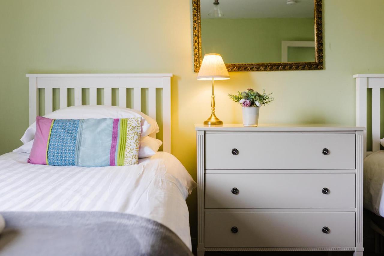 May Tree Cottage Manorbier 5 Mins From The Beach Sleeps 4 Exterior photo
