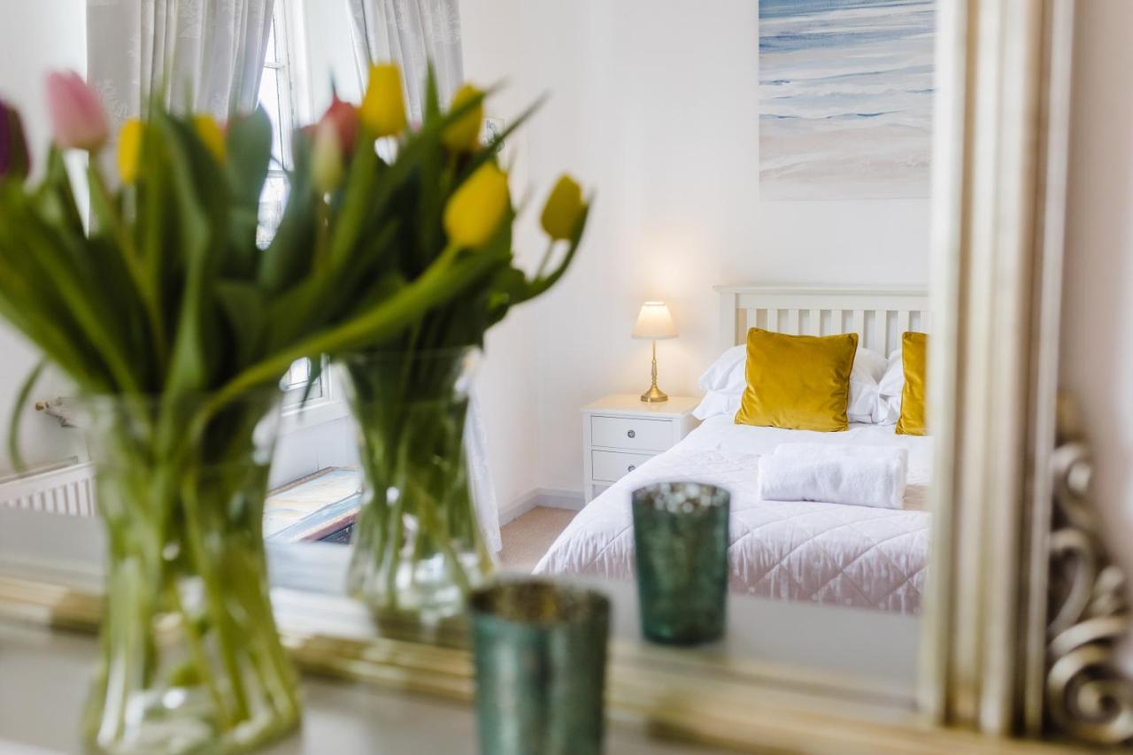May Tree Cottage Manorbier 5 Mins From The Beach Sleeps 4 Exterior photo
