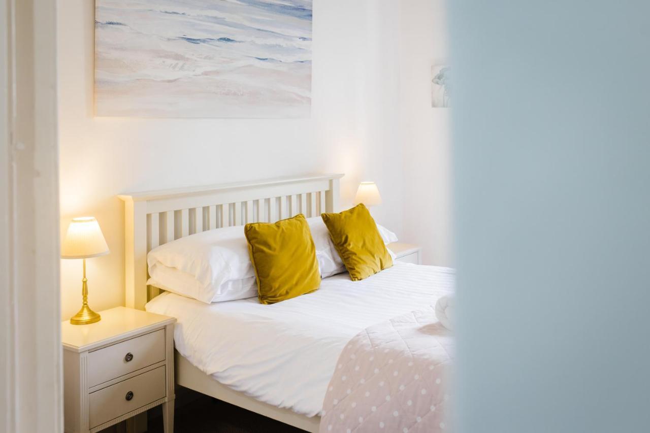 May Tree Cottage Manorbier 5 Mins From The Beach Sleeps 4 Exterior photo