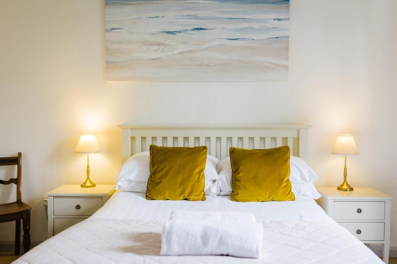 May Tree Cottage Manorbier 5 Mins From The Beach Sleeps 4 Exterior photo