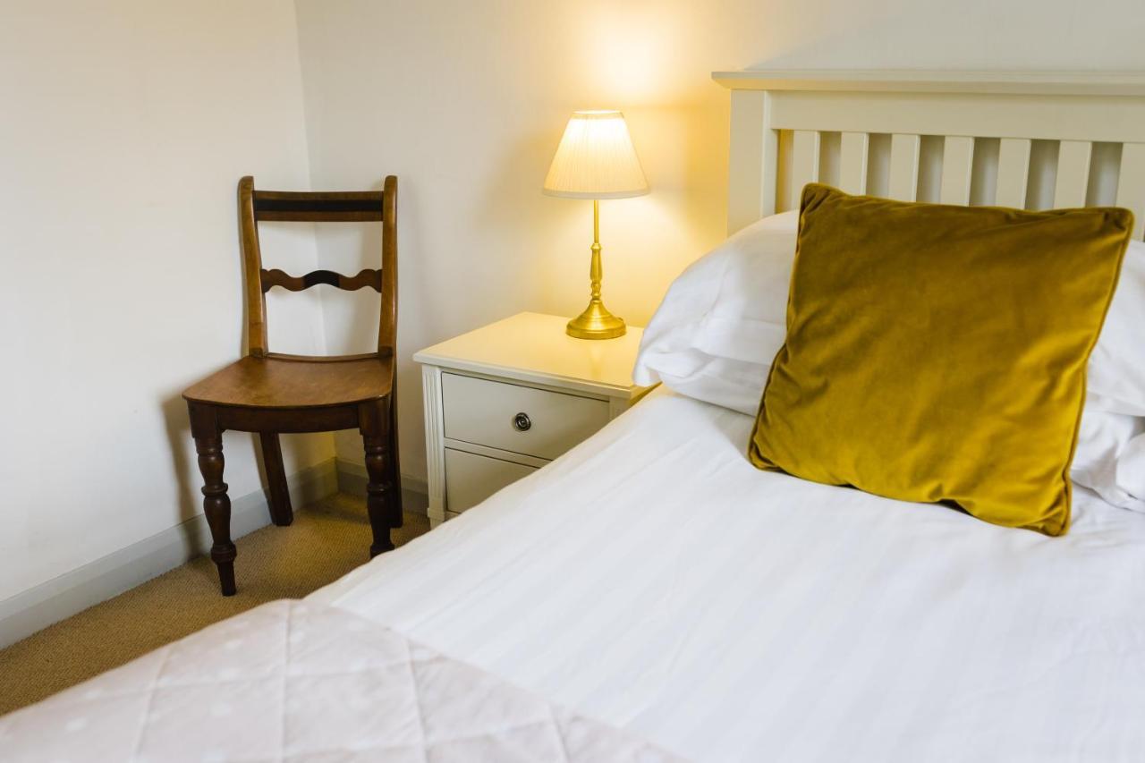 May Tree Cottage Manorbier 5 Mins From The Beach Sleeps 4 Exterior photo