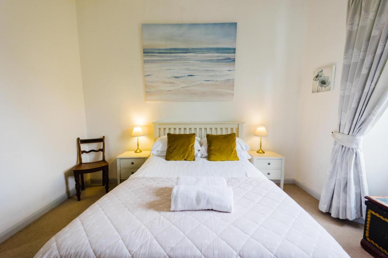 May Tree Cottage Manorbier 5 Mins From The Beach Sleeps 4 Exterior photo