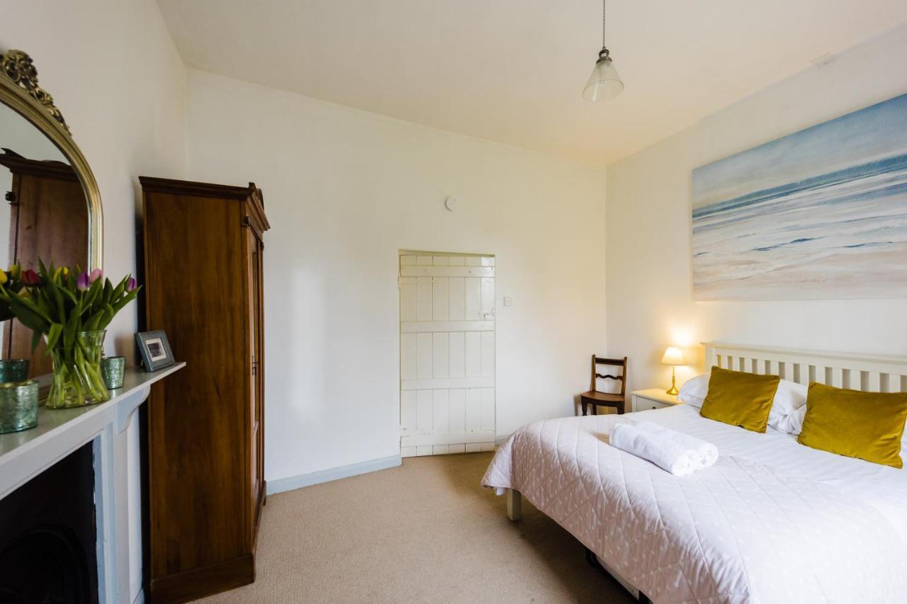 May Tree Cottage Manorbier 5 Mins From The Beach Sleeps 4 Exterior photo